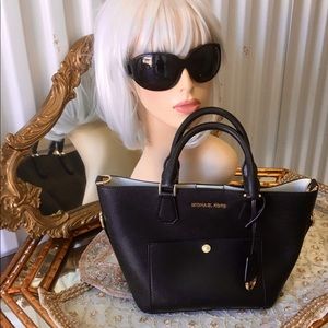 Auth Michael Kors MK Black Leather Purse Tote Bag